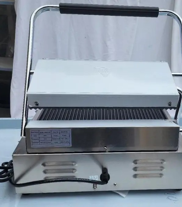 Гриль-тостер прижимной Vektor HEG811E 2