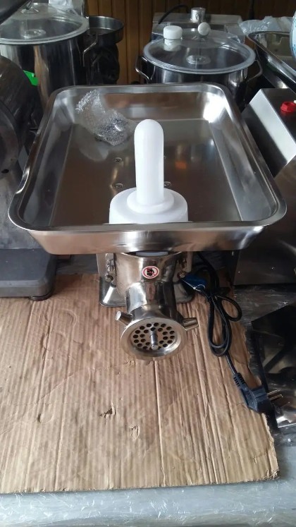 Мясорубка промышленная Vektor ТW-12 2
