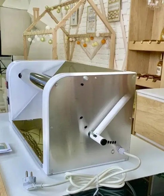 Тісторозкатка електрична Vektor ЕС50 з педаллю керування 1