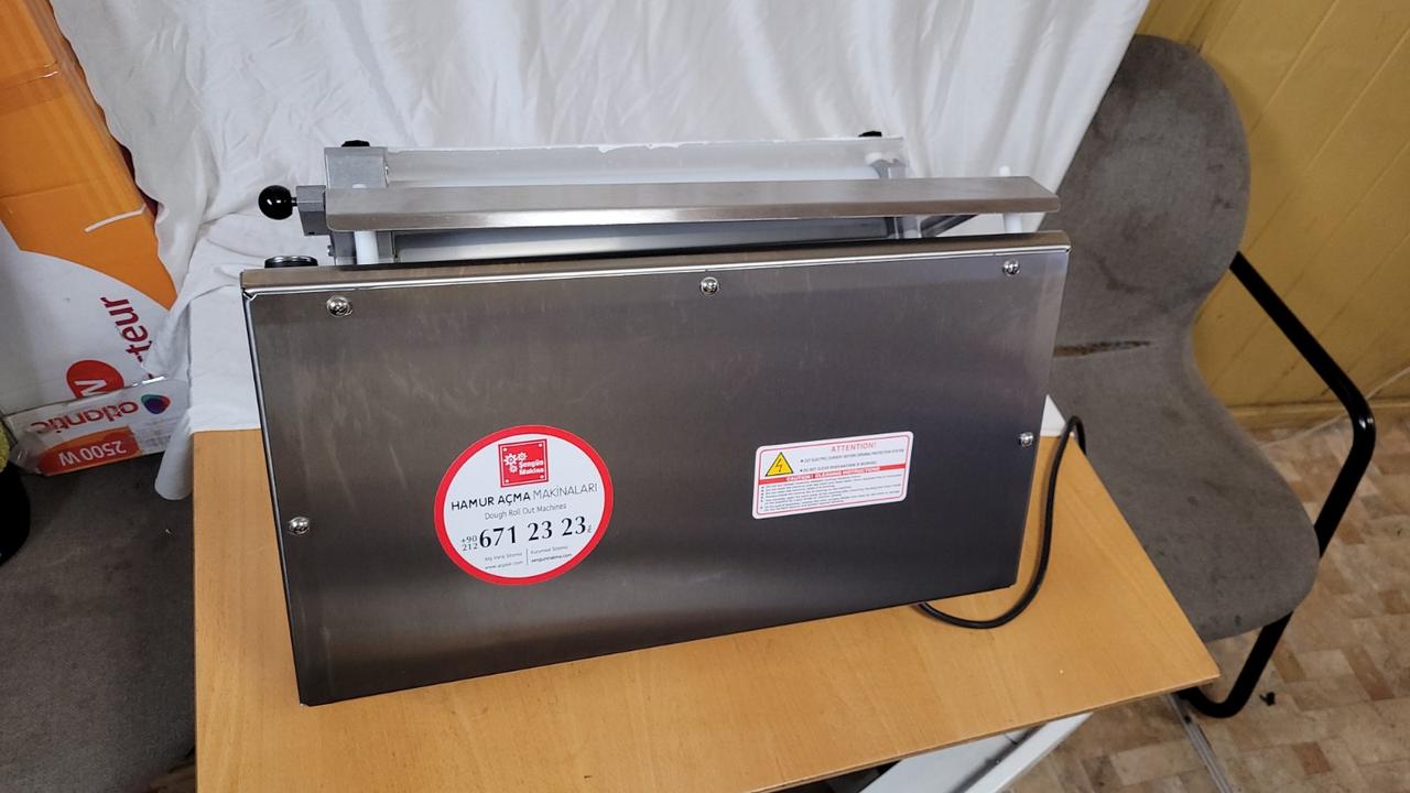 Тестораскаточна машина тесторозкачування розкочування електричне Senoven CM-40 Single (Туреччина) 4