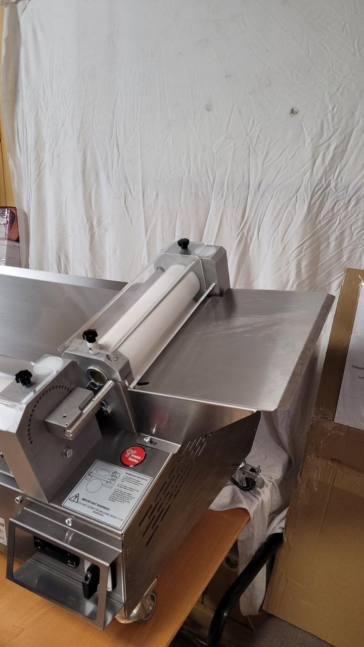 Тестораскаточна машина тесторозкачування розкочування електричне Senoven CM-55YH 6