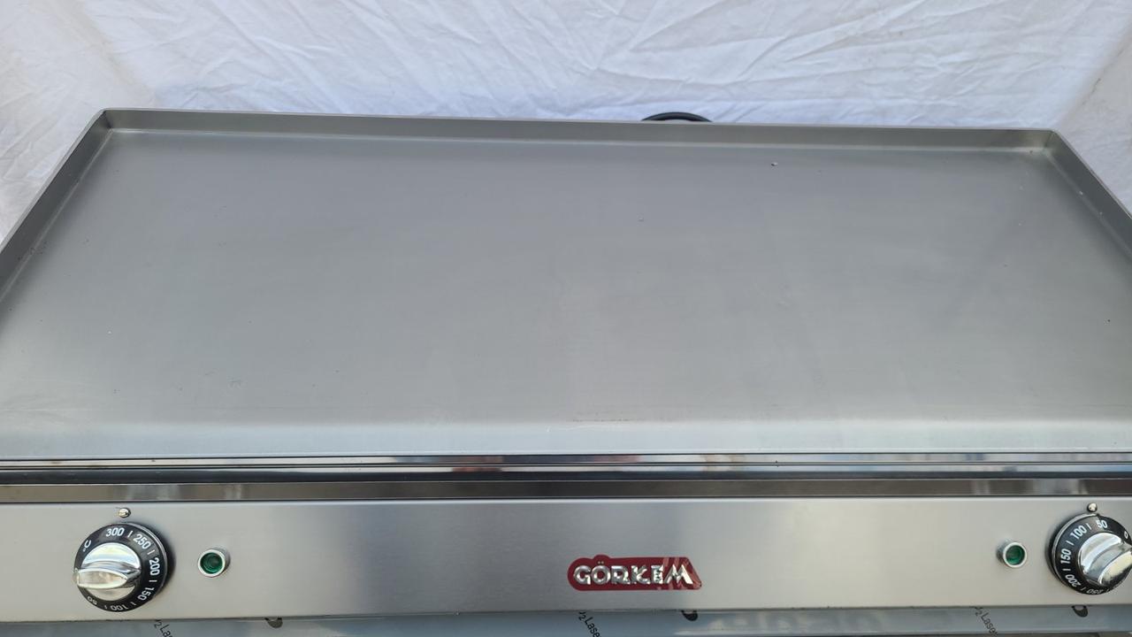 Жарочная электрическая поверхность гладкая н/сталь Görkem  PE70 100 см 0