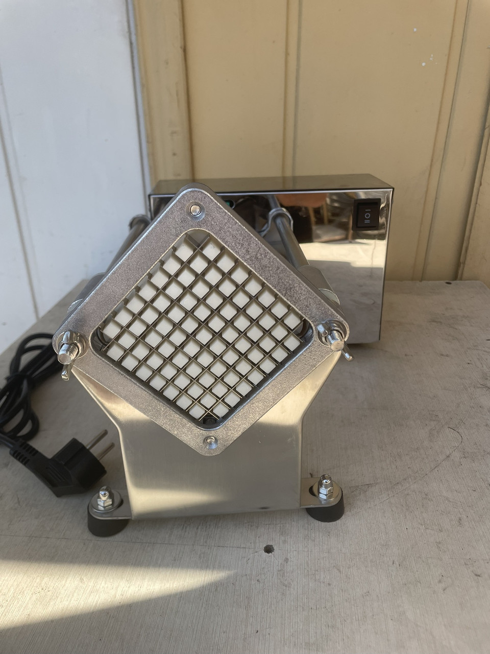 Аппарат для нарезки картофеля фри Vektor HR-658 1
