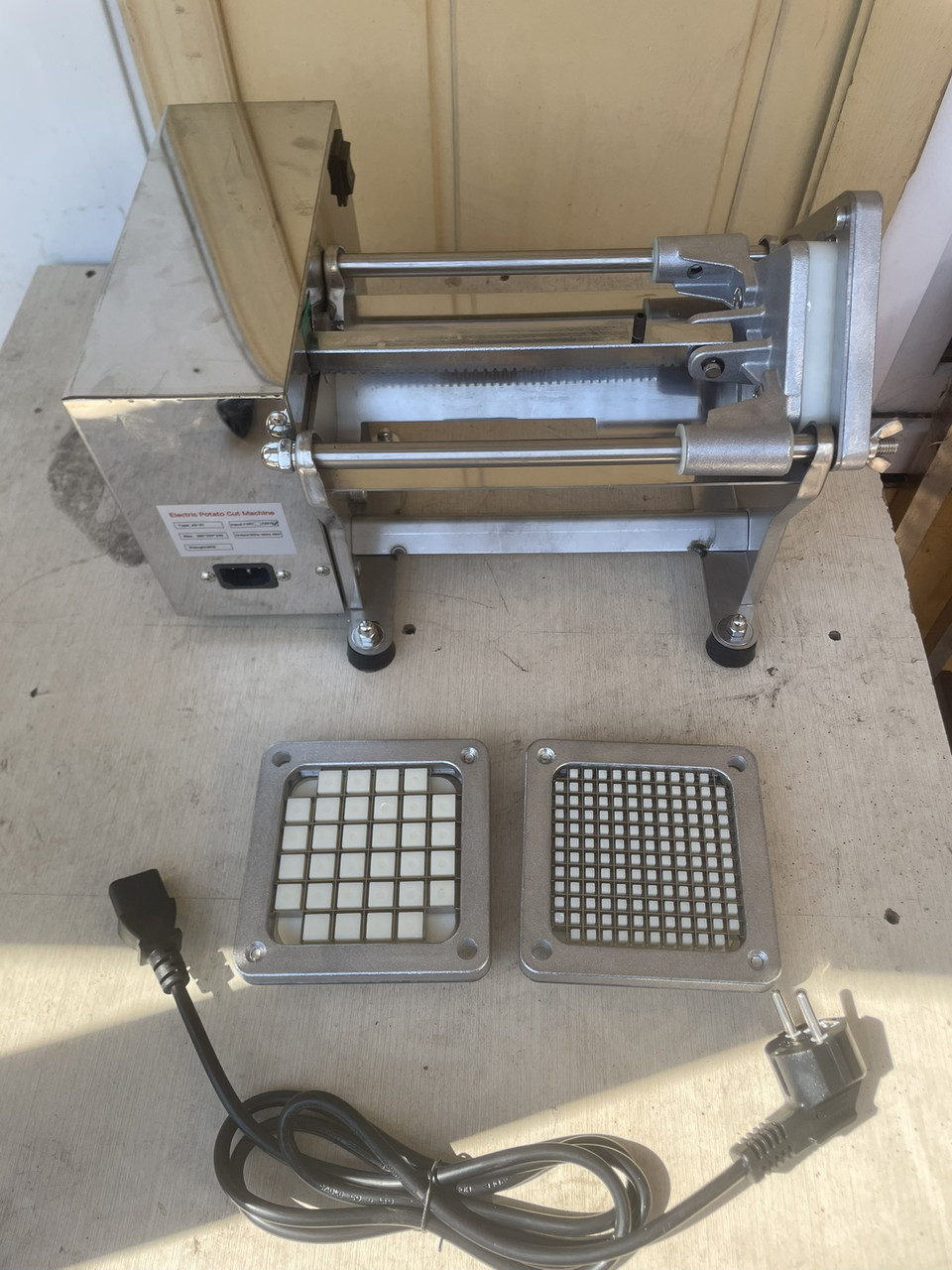 Аппарат для нарезки картофеля фри Vektor HR-658 4