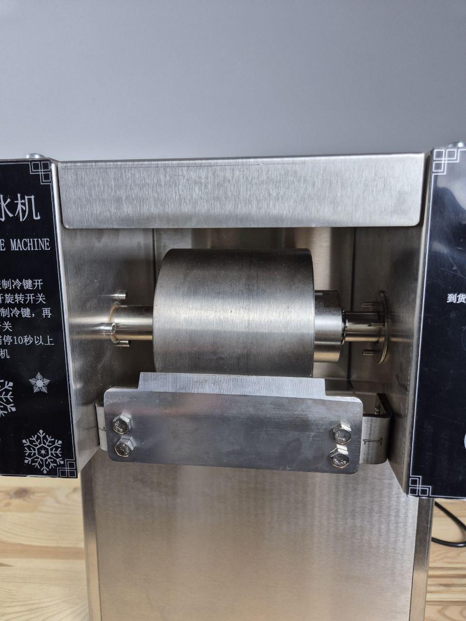 Льдогенератор фризер аппарат мороженного Vektor- XBJ120F 1