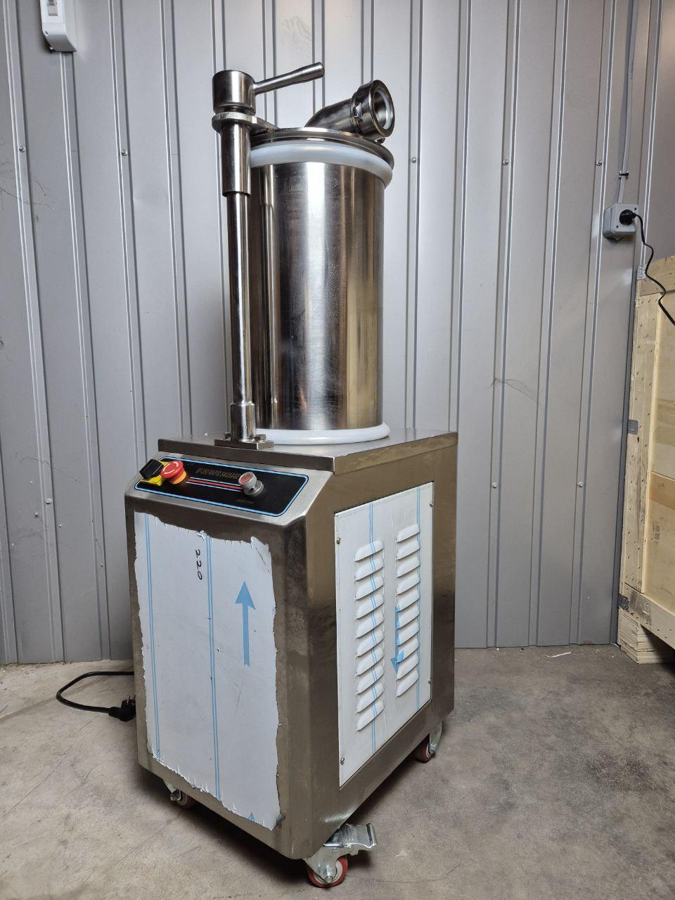 Шприц для ковбас гідравлічний Vektor SF260 (1100 W) 25літрів 5