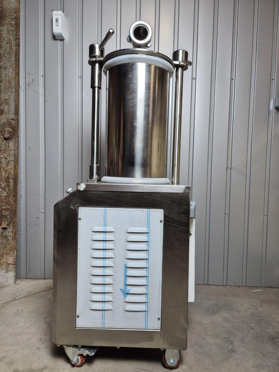 Шприц для ковбас гідравлічний Vektor SF260 (1100 W) 25літрів 6