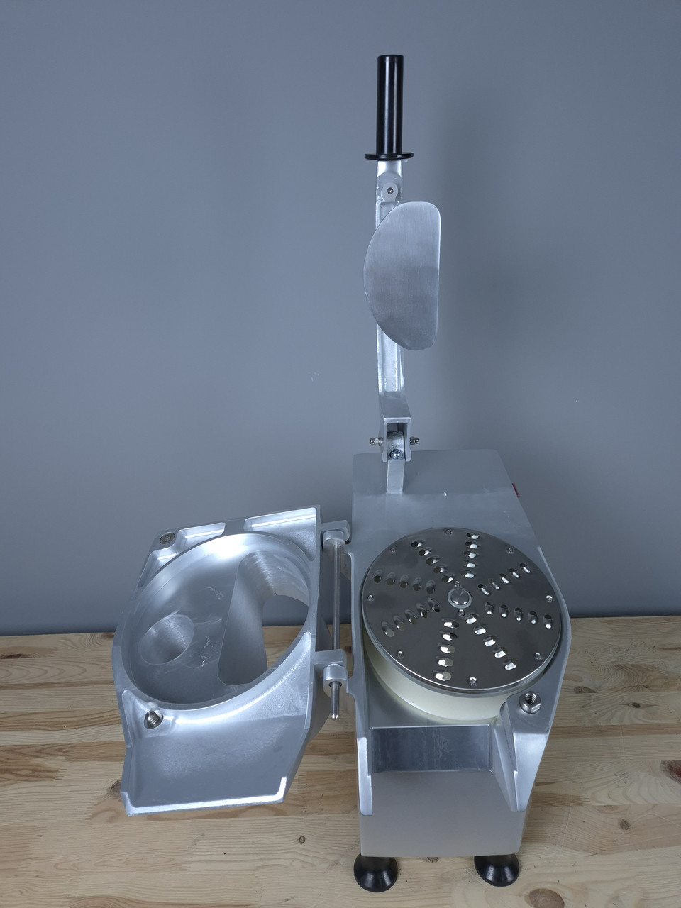 Овощерезка промышленная  Vektor VC-60MS  шинковка, корейской моркови 3