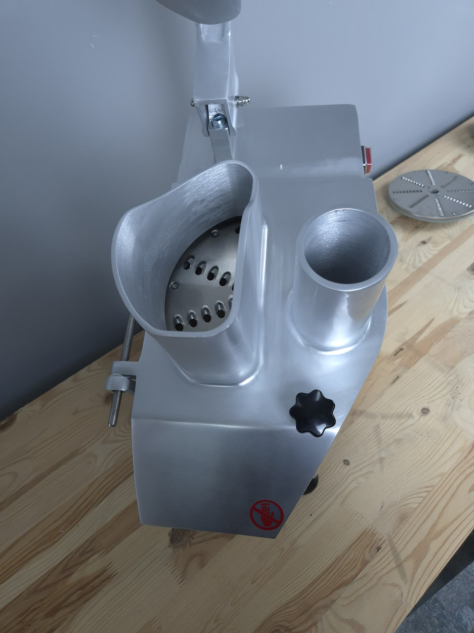 Овощерезка промышленная  Vektor VC-60MS  шинковка, корейской моркови 6