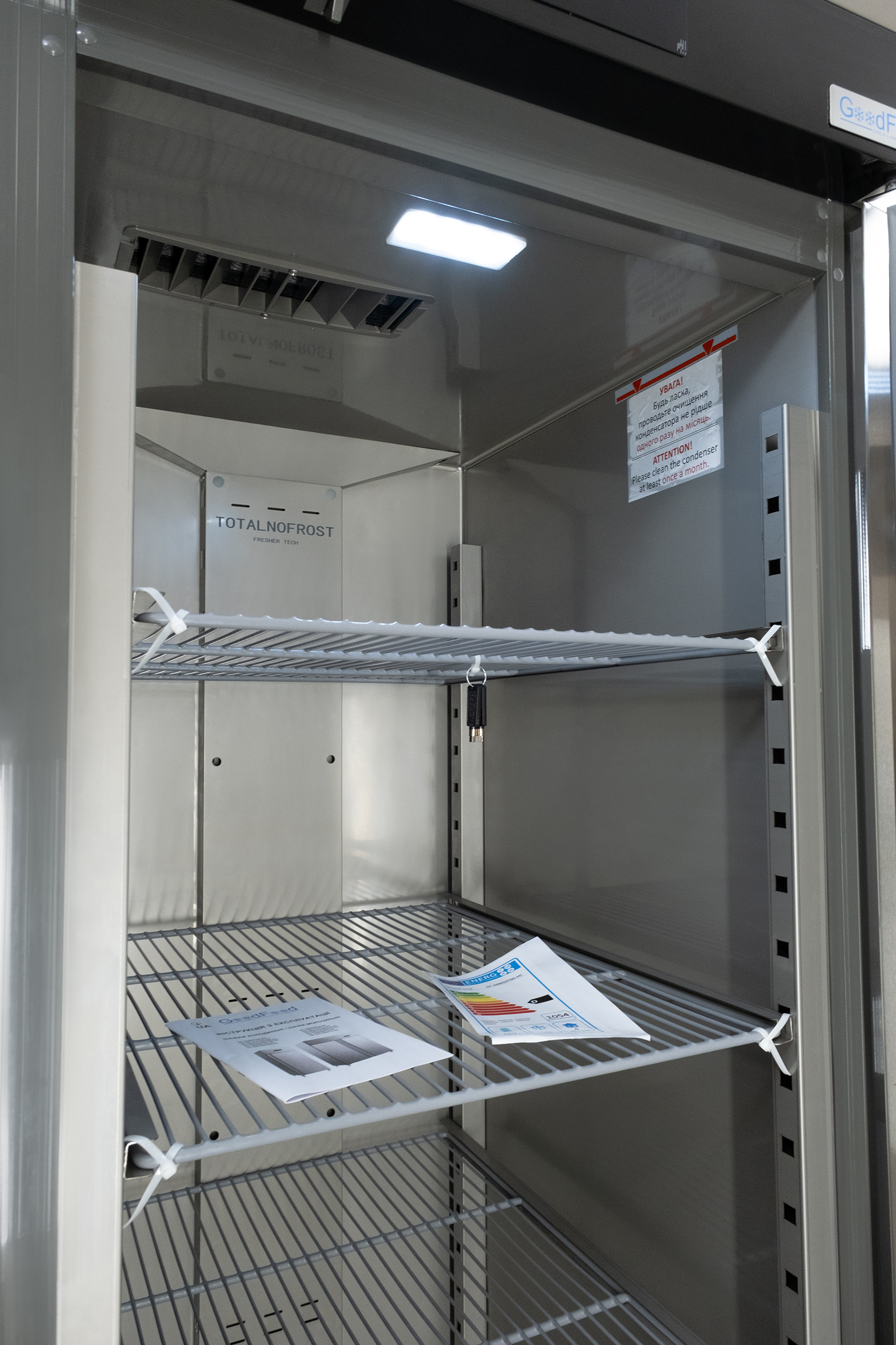 Шафа морозильна дводверна GoodFood GF-GN1200BTS-HC 0