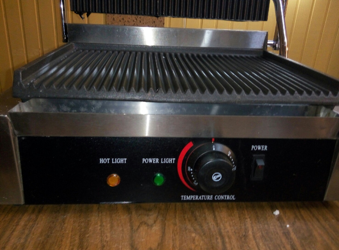 Гриль контактний Vektor-811E 1
