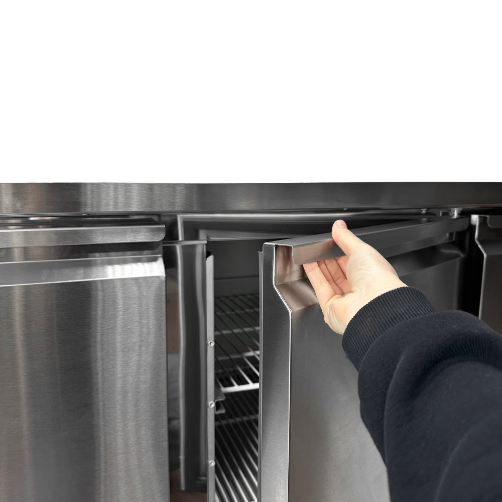 Стіл холодильний тридверний енергоефективний BRILLIS G-S903V S/S TOP 3