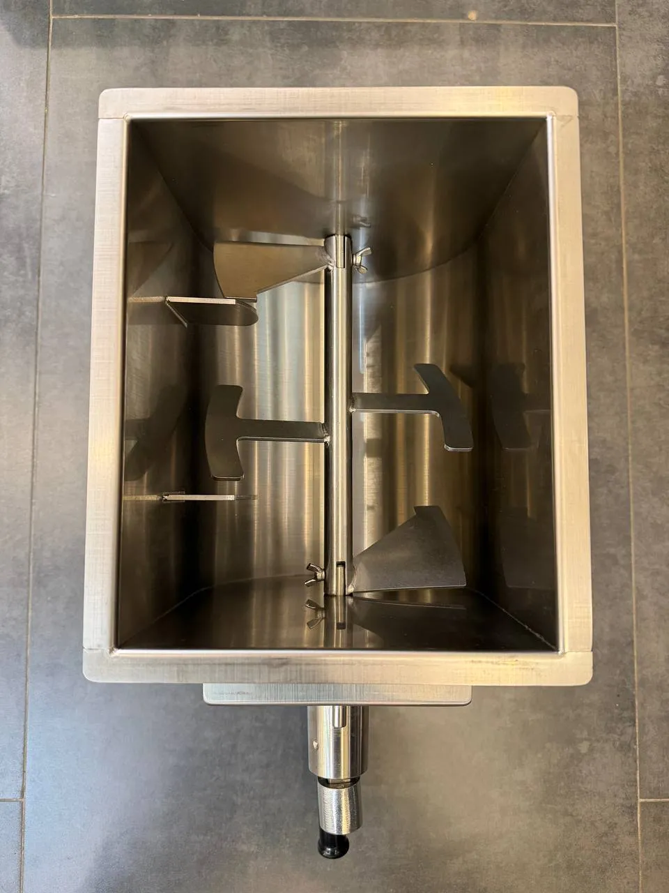 Фаршемешалка электрическая привод ZUVER Meat Mixer Electric 10-8 1