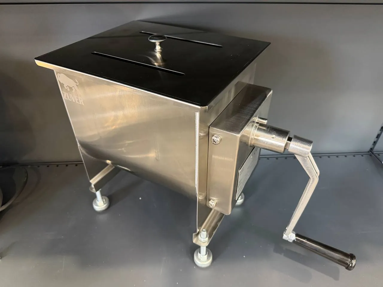 Фаршемешалка электрическая привод ZUVER Meat Mixer Electric 10-8 2