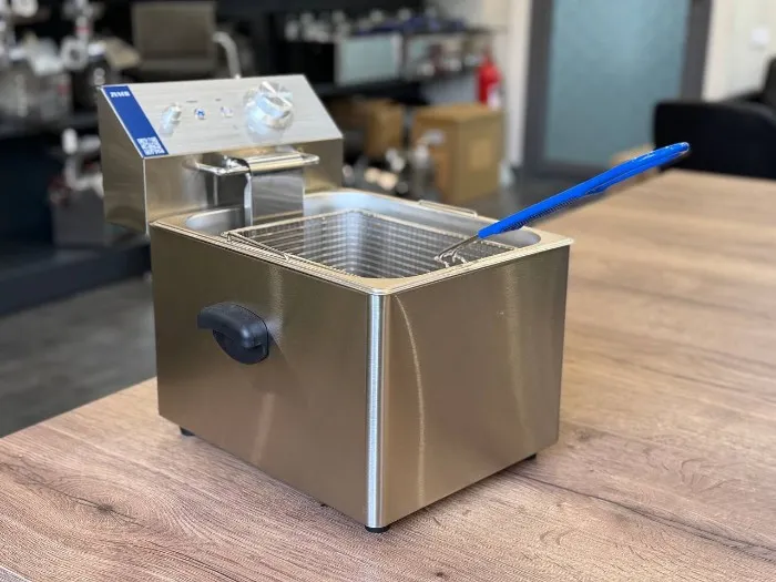 Фритюрниця професійна електрична ZUVER Bavaria 1X8 Handle з ручками у гастроємності та корпусі 2800W з захистом від перегріву 8