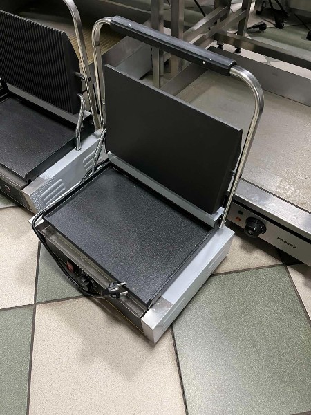 Гриль контактний Frosty EGS-22FF верх гладкий / низ гладкий 1