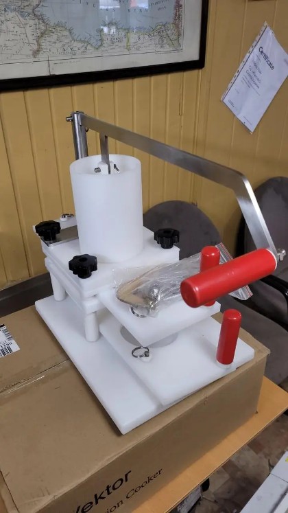 Машина для формовки гамбургеров котлет механическая Vektor-HR110L 3