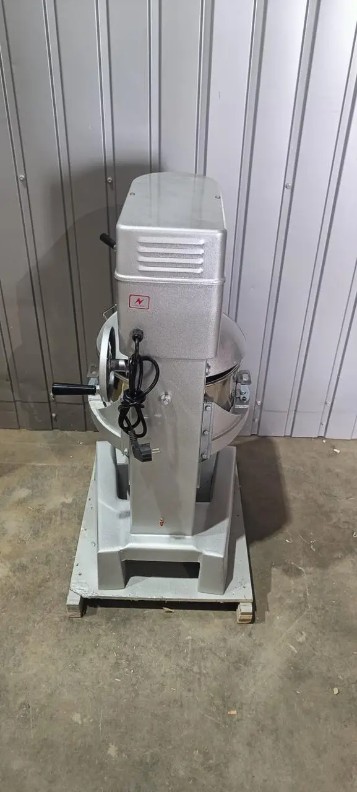 Миксер планетарный Vektor HR-30 0