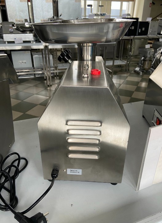 Мясорубка профессиональная FROSTY TK-12 с реверсом, мотор медный горловина из нержавеющей стали 1