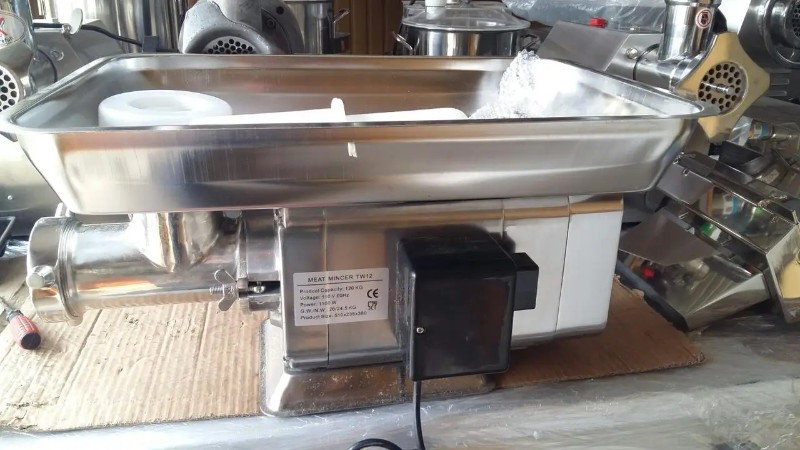 Мясорубка промышленная Vektor ТW-12 1