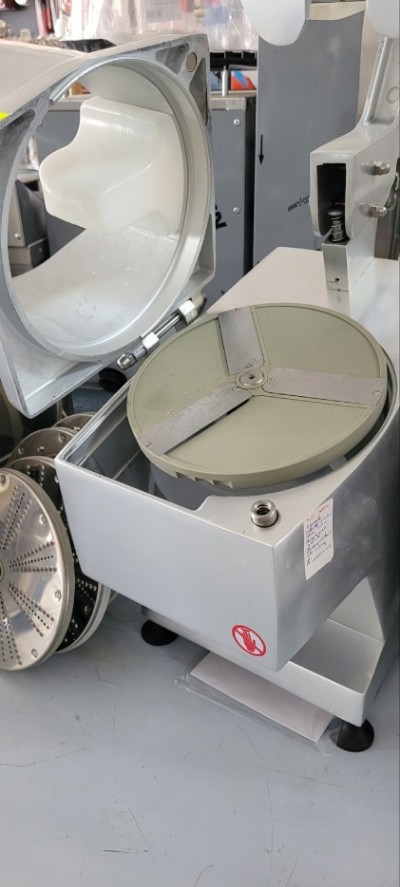 Овочерізка професійна з широкою горловиною ZUVER Vegetable Cutter Lid Back Wide Neck 5 Grate кришка назад, горловина широка, двигун мідний 1