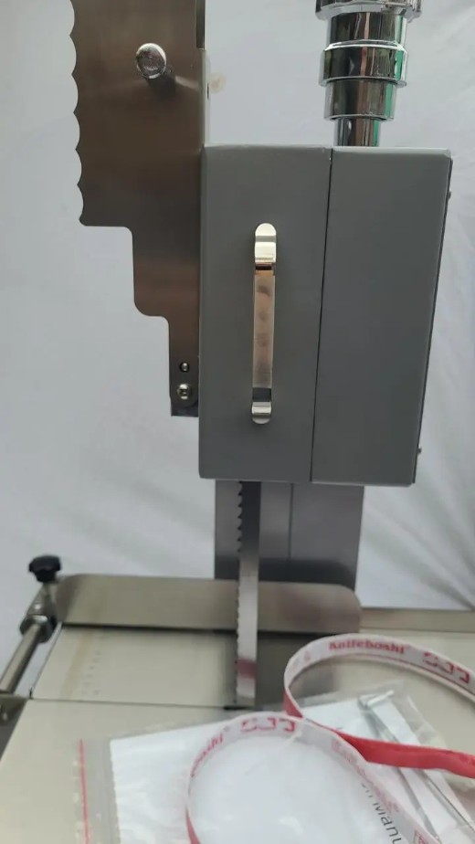 Пила стрічкова для м'яса Vektor 120B 1