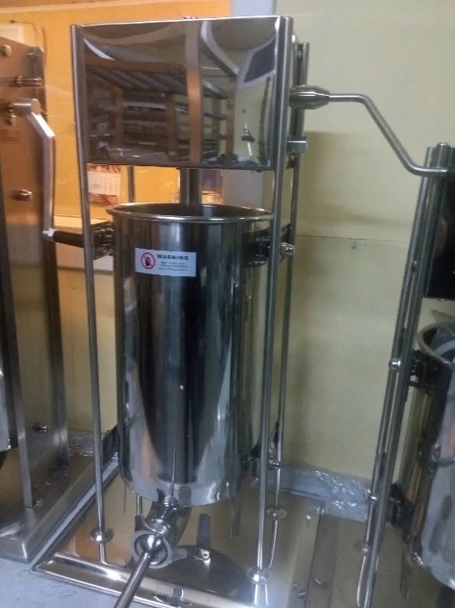 Шприц професійний вертикальний ковбасний Vektor-GRT15L 1