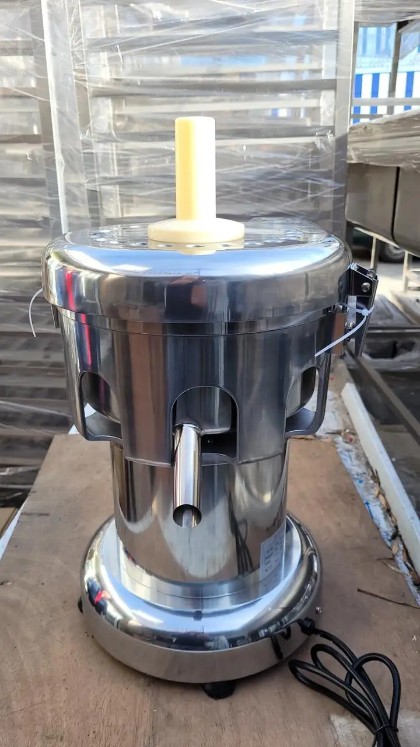 Соковыжималка Vektor 1000 KP 1