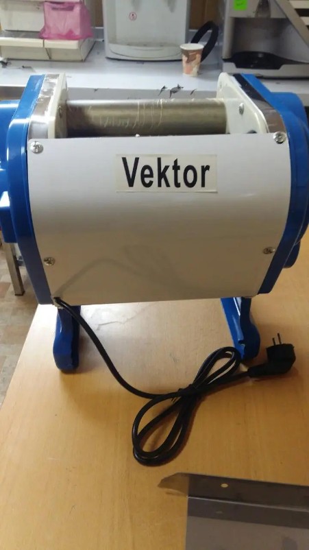 Тісторозкатна машина Vektor DZMA 200 3