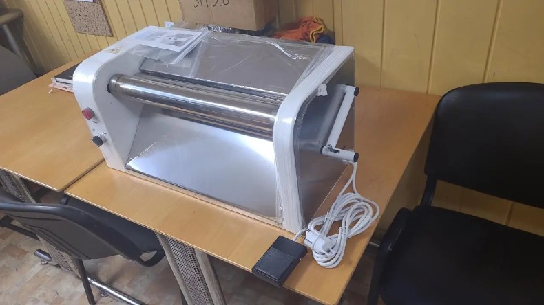 Тісторозкаточна машина Vektor ЕС50 4