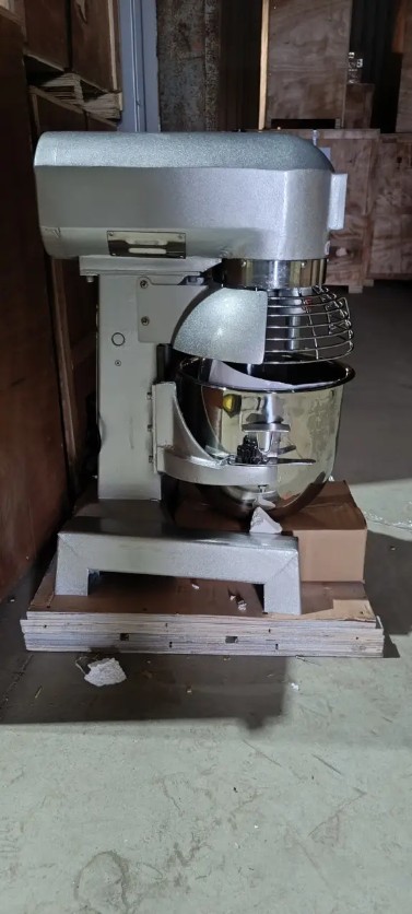 Миксер планетарный Vektor B10 1