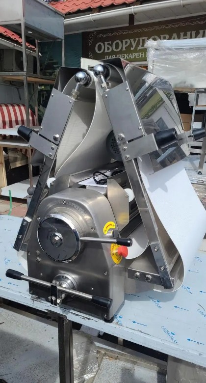 Тісторозкатна машина Vektor TSP520A 0