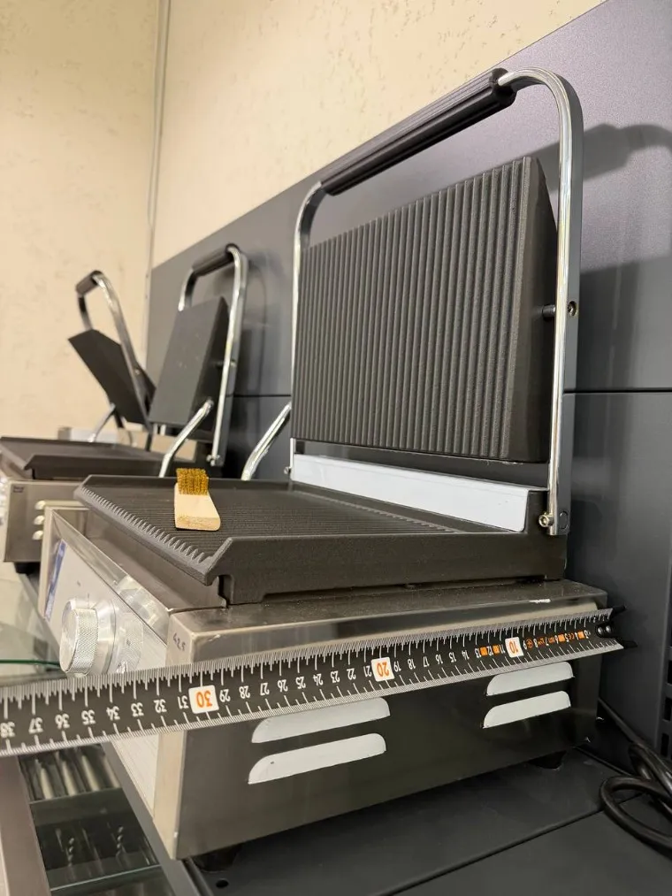 Гриль контактный ZUVER Panini Long 2200W 6