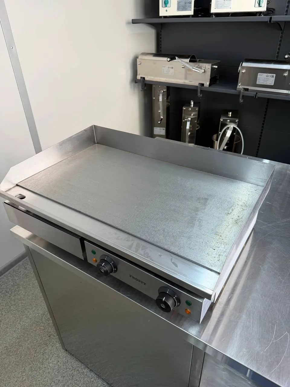 Поверхня для смаження FROSTY EGE-730F 1