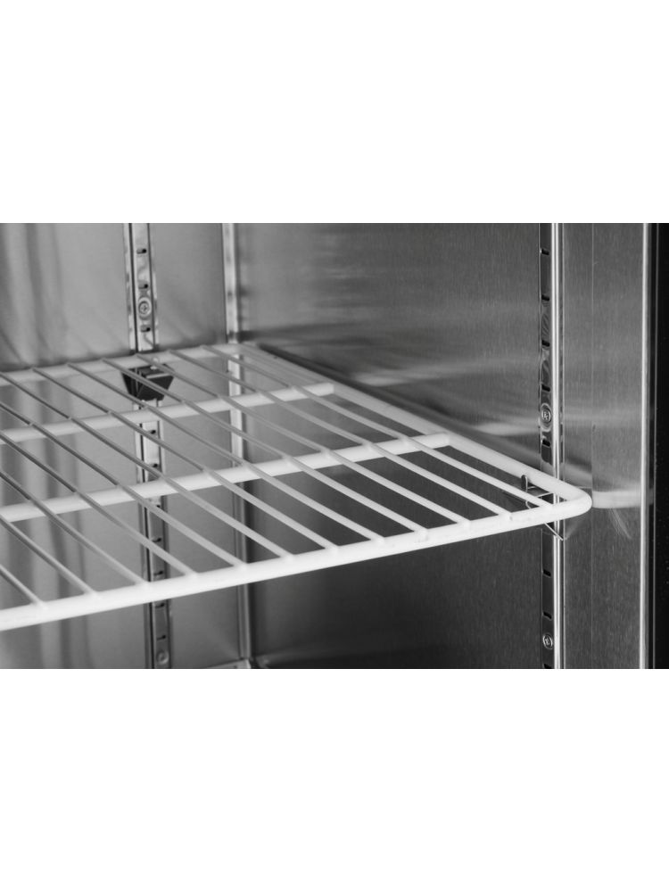 Стол холодильный Kitchen Line 600 - 3-дверный, с боковым расположением агрегата 1