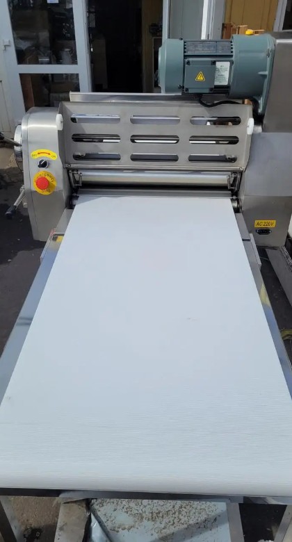 Тісторозкатна машина Vektor TSP520A 4
