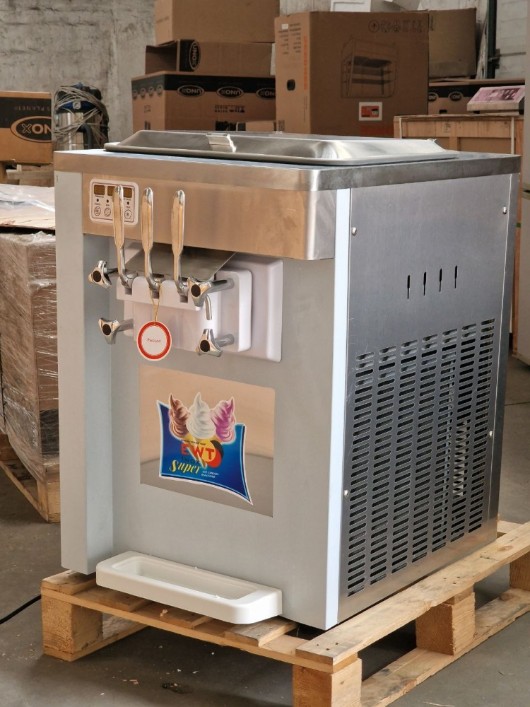 Фрізер для м'якого морозива EWT INOX BQL808-2 (pump)